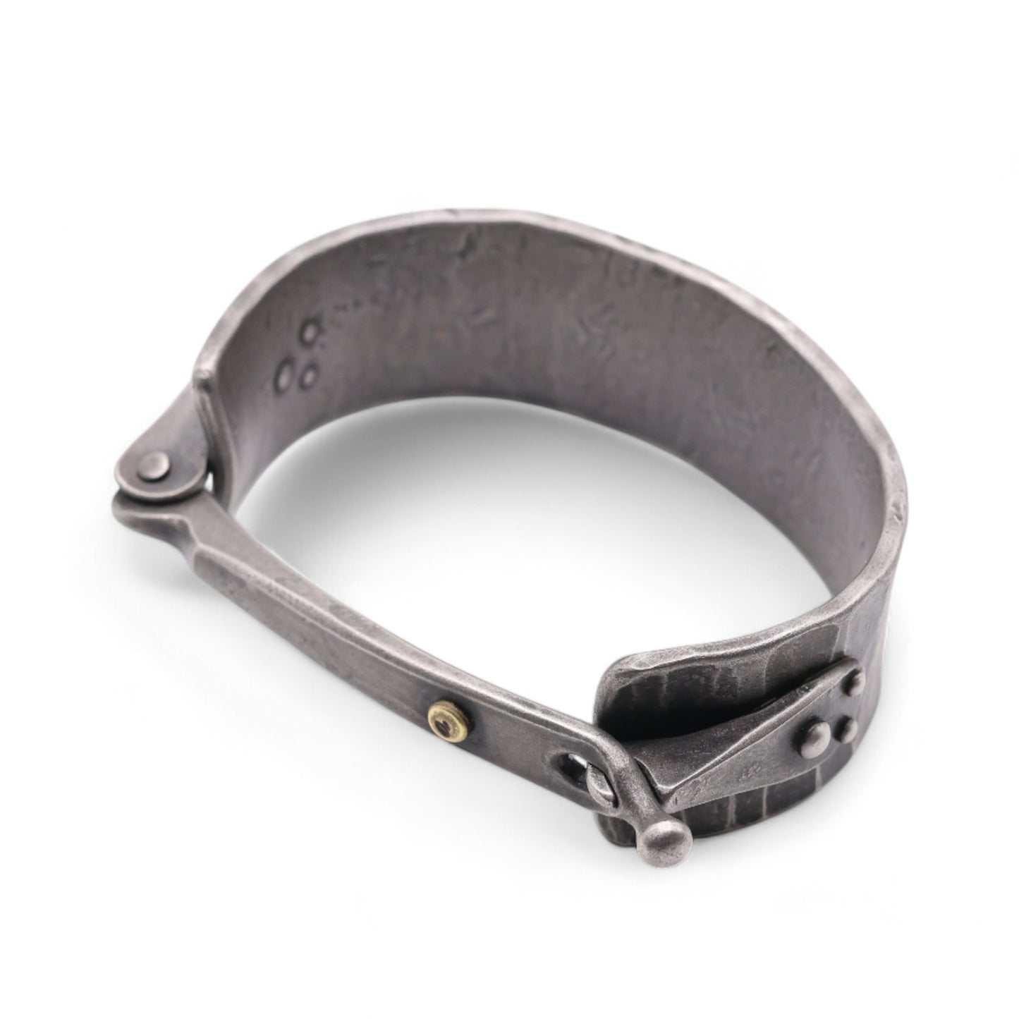 "Bark" texture bracelet with a clasp #2