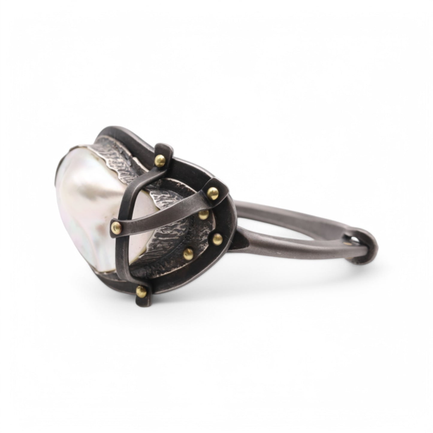 The "Queen" Pearl Bracelet with a clasp