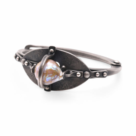 Natural Raw Pearl Bracelet with a clasp