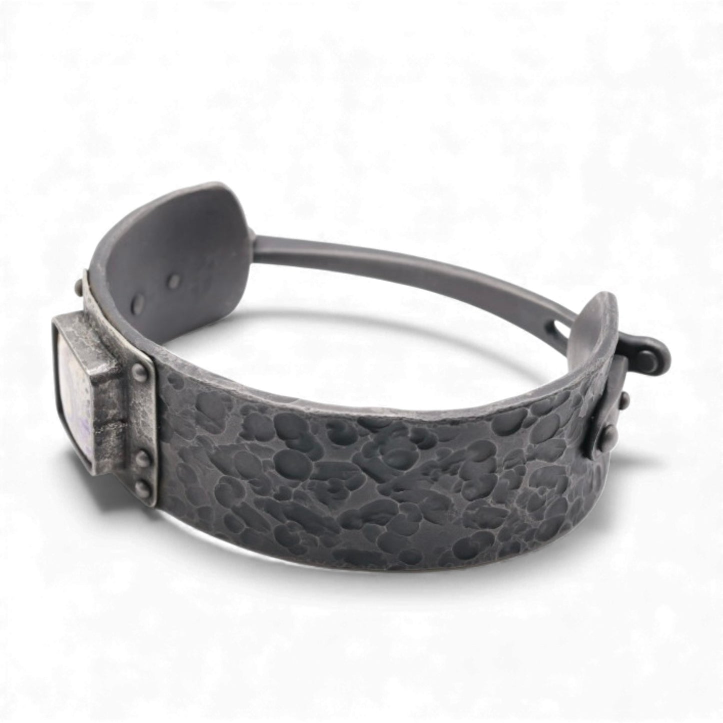 Chrysoprase wide Bracelet with a clasp